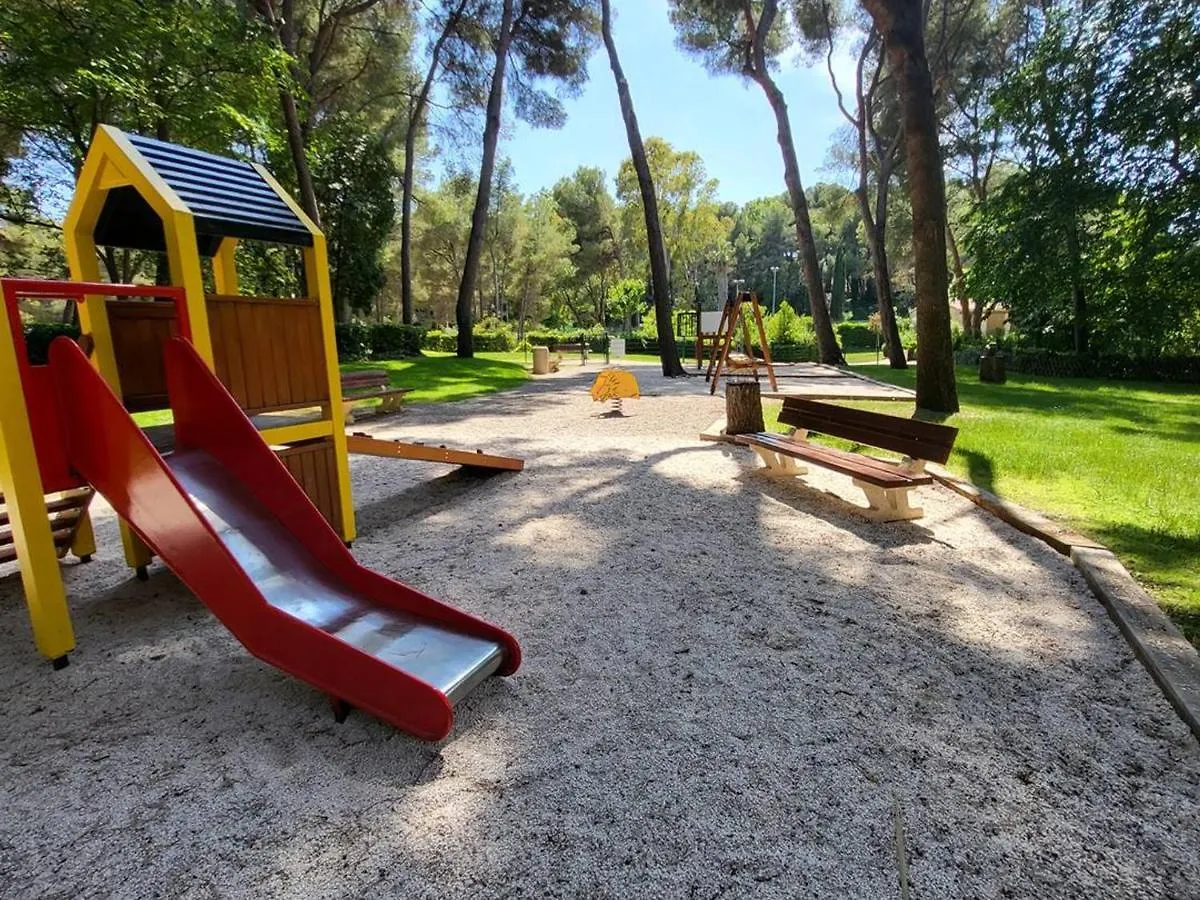 T2 A 200M Des Plages Et Commerces Avec Piscine, Tennis Et Parking Privatif - Fr-1-316-293 Six-Fours-les-Plages 0*,